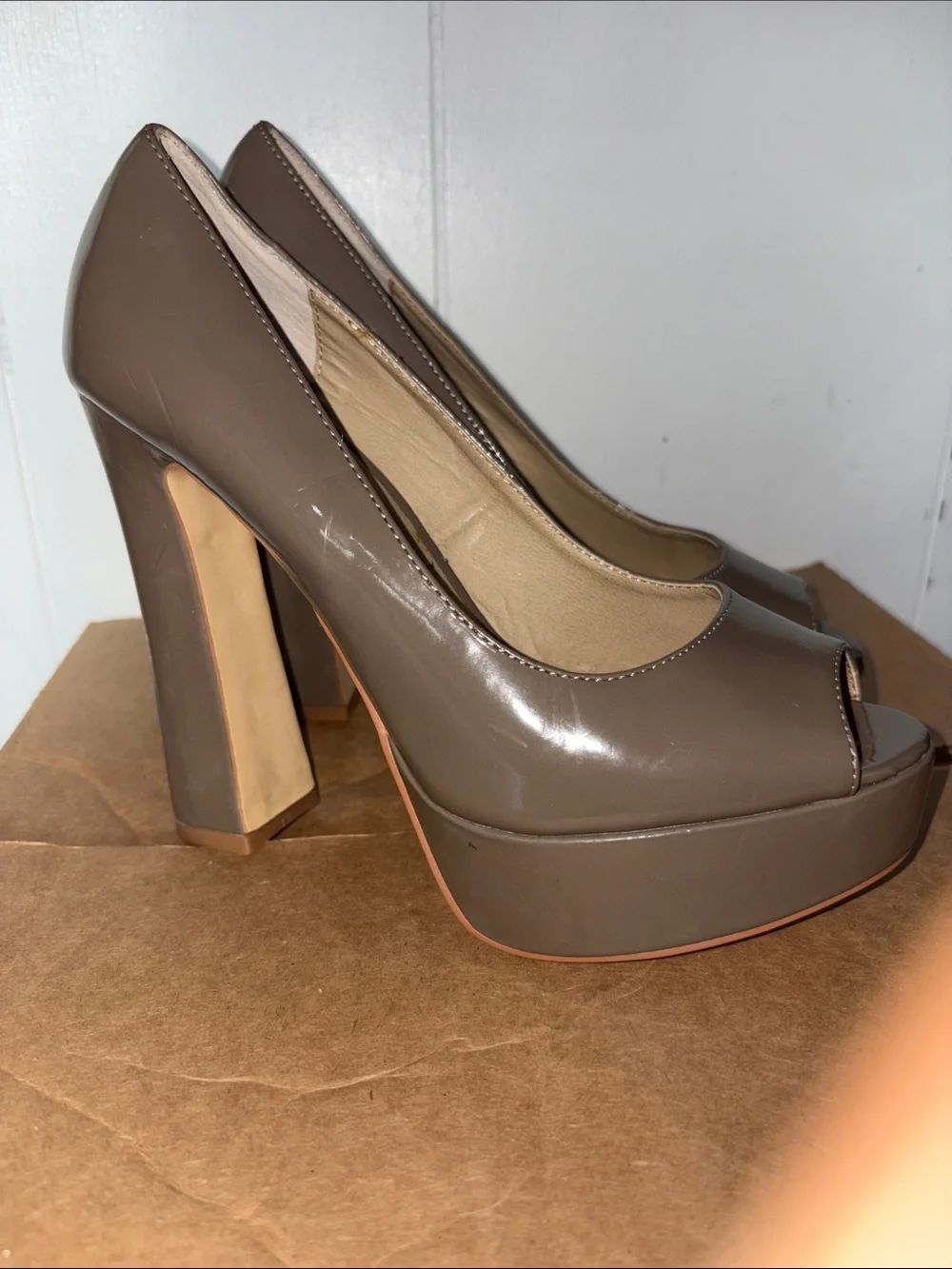 Steve Madden Peep-Toe Platform Pumps size 8